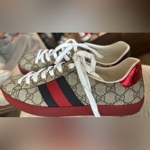 Gucci sneakers